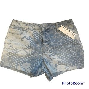NWT FRAYED Denim Short, Floral Pattern, Size 8/29